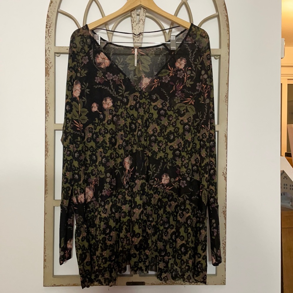 Women’s free people long sleeve top